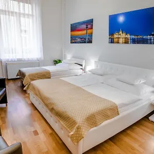 Anabelle Bed And Budapeste
